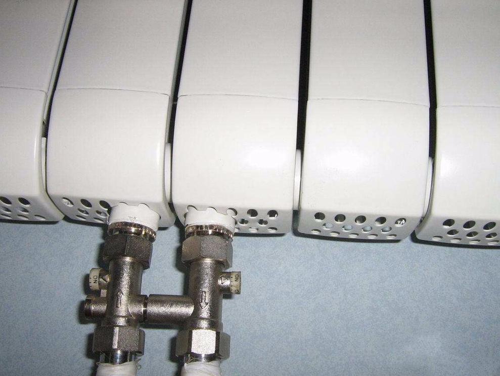 地暖和暖气片优劣比较,地暖好还是暖气片好到底该怎么选