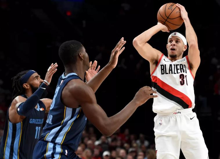 你投篮的时候盯着球看还是盯着框看?想不到这里竟有这么大学问