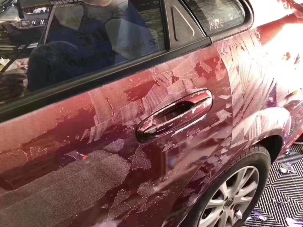 贴了2年的改色膜会留胶吗,贴改色膜多久会翘边