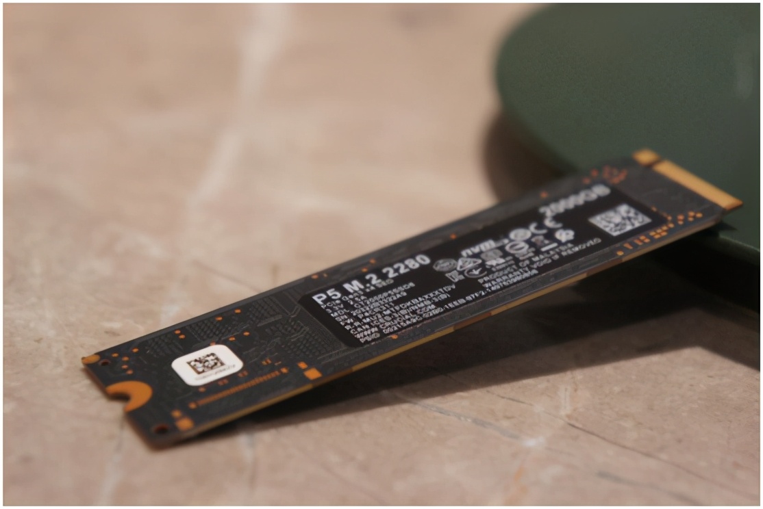 英睿达p3和p5哪个好,英睿达p5实测