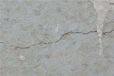 楼板混凝土开裂渗水处理,自建房现浇板开裂严重的解决方法