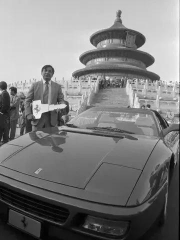 中国首位开劳斯莱斯的车主是谁,经常开劳斯莱斯法拉利的人