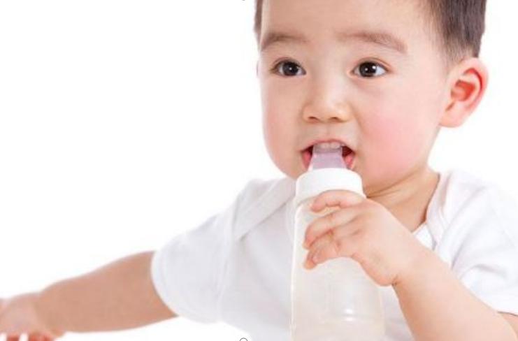 宝宝戒奶不接受奶瓶有何妙招,宝宝戒奶不接受奶粉怎么办