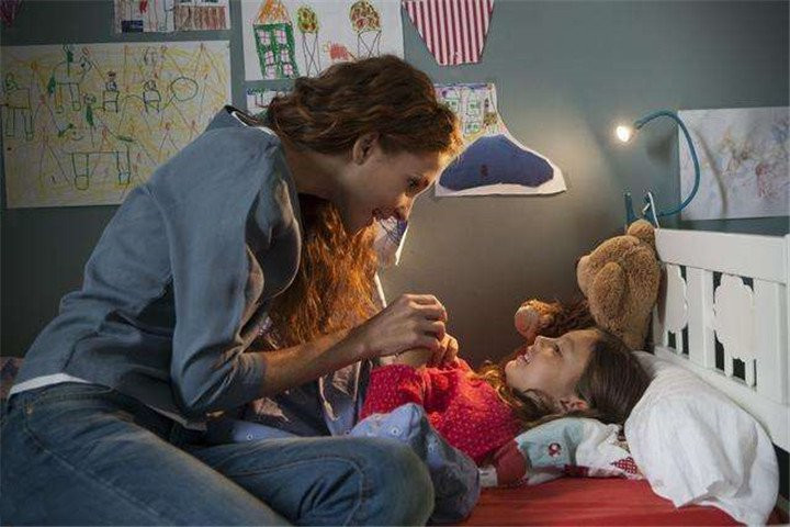 怕黑胆小恐惧吃什么药,孩子怕黑怕鬼聪明家长这样做