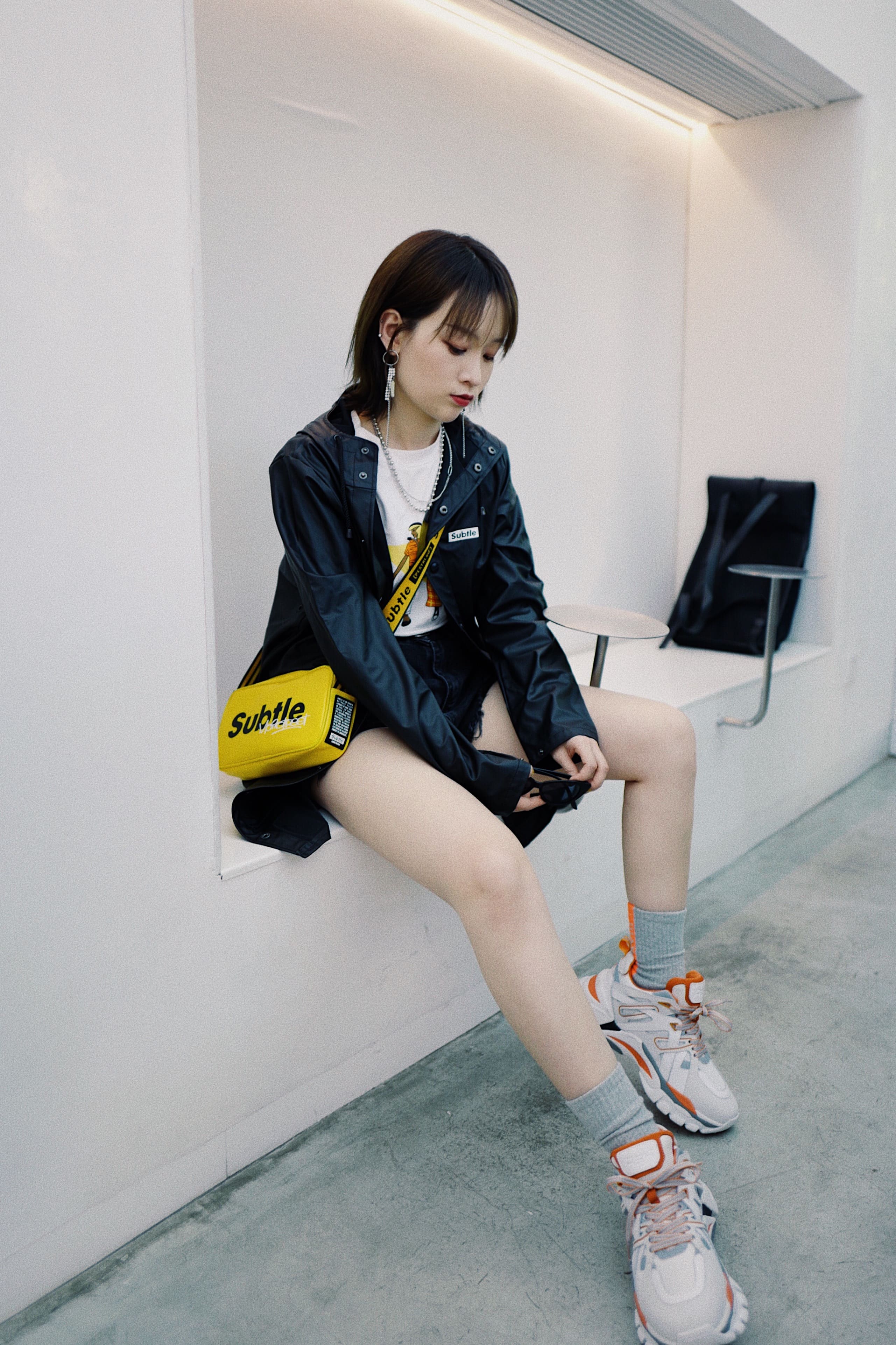 李斯丹妮同款subtle斜挎包,香港潮牌中性穿搭