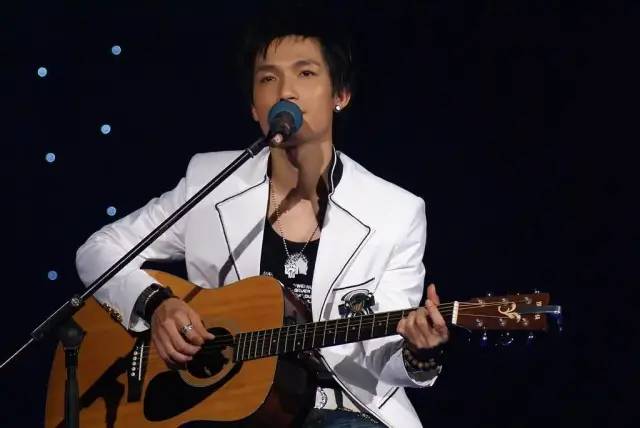 刚出道就被骂,被骂上热搜的出道女星