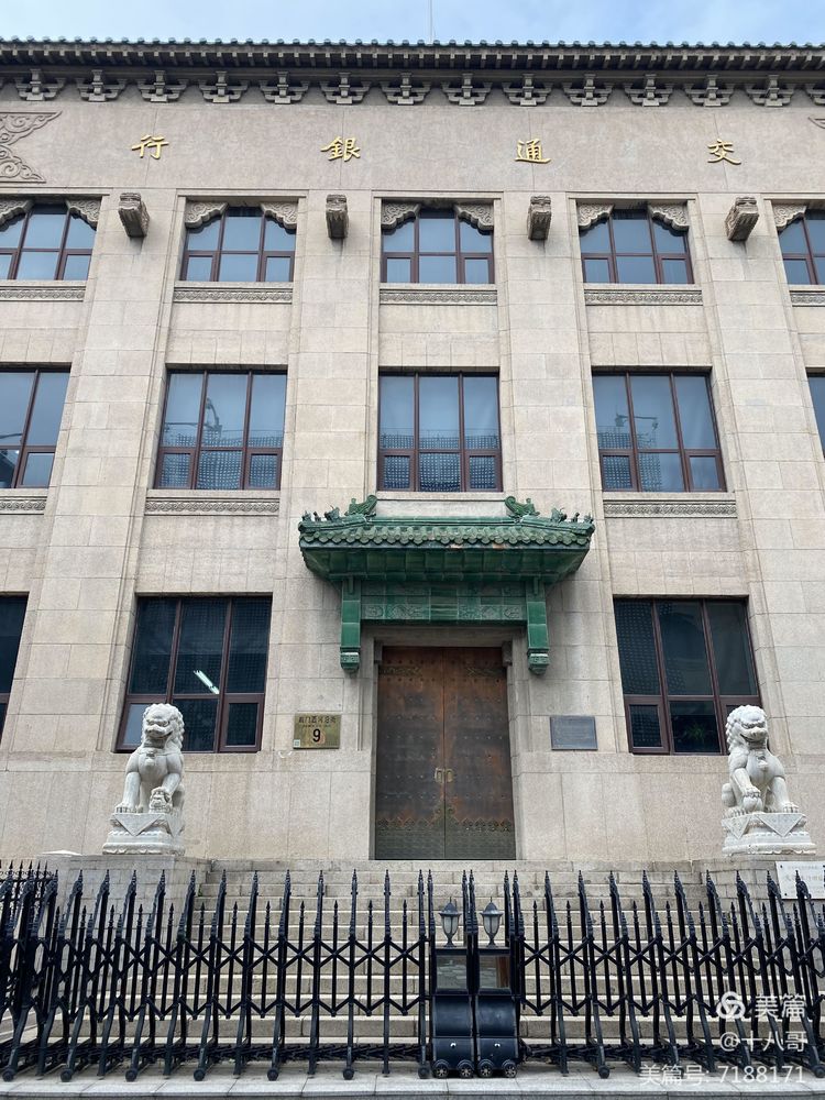 古老的前门大街,重新修缮过的前门大街的夜晚风情