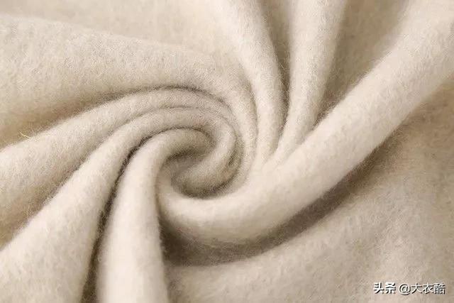别傻乎乎分不清“羊绒大衣”和“双面呢大衣”,为什么差别10倍?