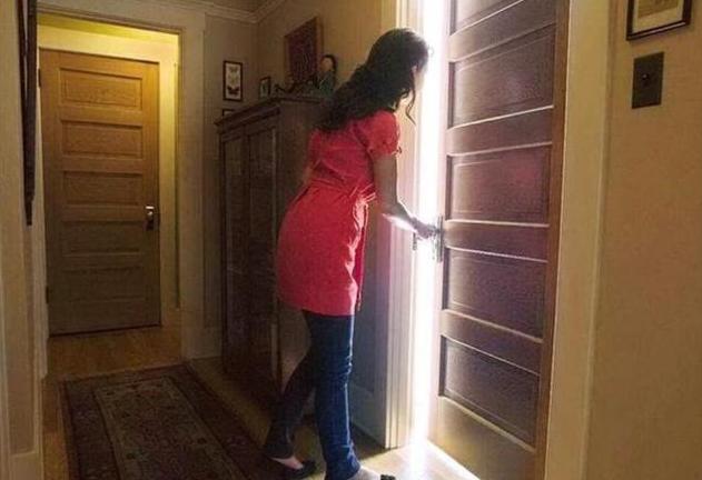 14岁女孩房间发出“嗯嗯”声，妈妈分三步引导，丈夫竖起大拇指