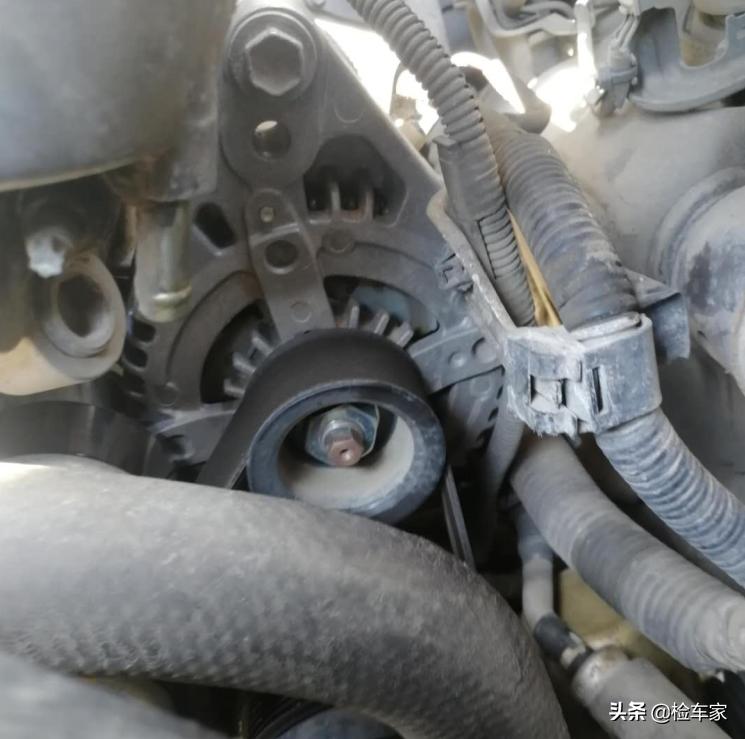 丰田兰德酷路泽手刹刹车位置,酷路泽28万左右的车