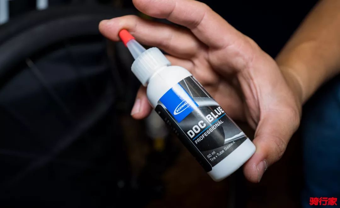 拒绝四溅的补胎液，教你优雅地改装/安装真空胎！