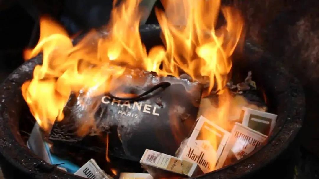 原本卖不出去的东西突然卖出去了,那些卖不掉的奢侈品都去哪了