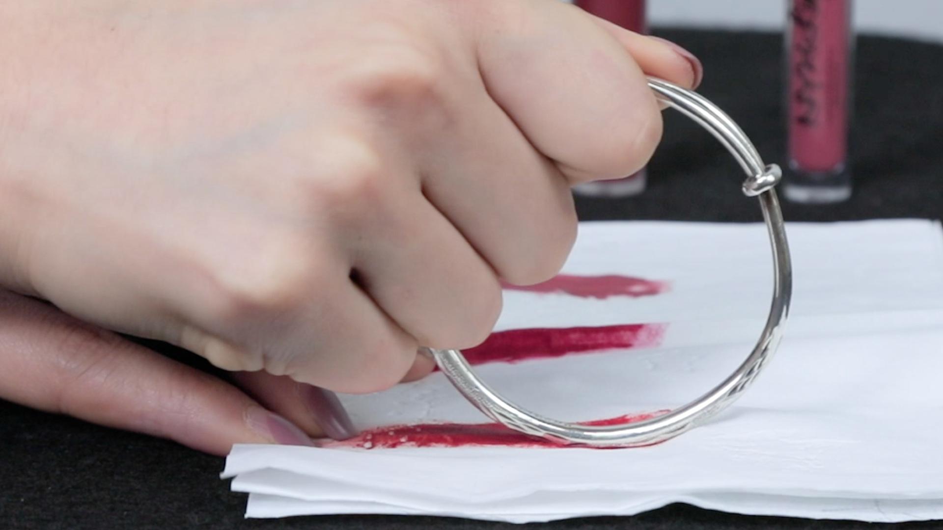 口红含铅能用什么测出来,怎么自测口红的含铅量