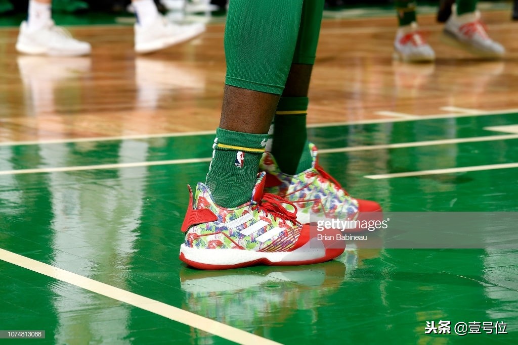 2018圣诞大战明星穿什么鞋,2018圣诞大战明星穿的球鞋