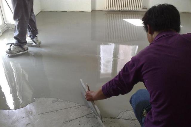 做完水泥地面后几天能做自流平,水泥地面找平和水泥自流平的区别