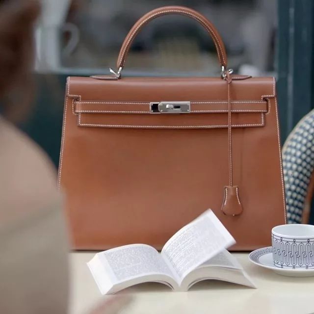 非诚勿扰成功牵手后送手表 (非诚勿扰牵手成功送名牌包包)