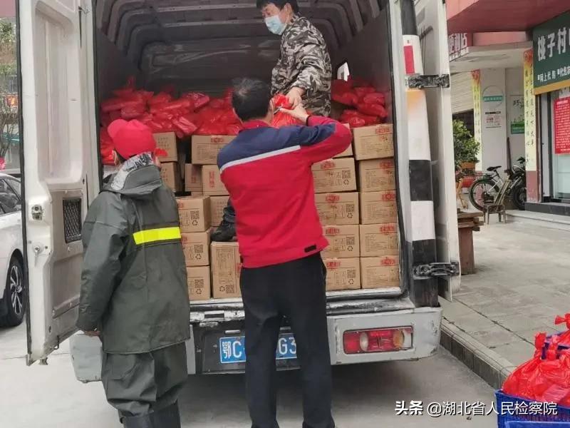 暖心物资送一线,暖心物资