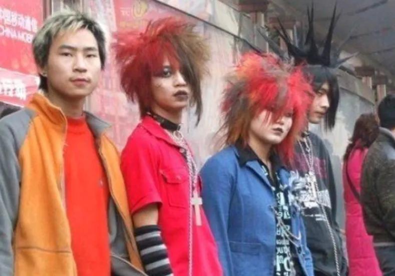 杀马特风格是怎么流行的,最近很流行的杀马特造型