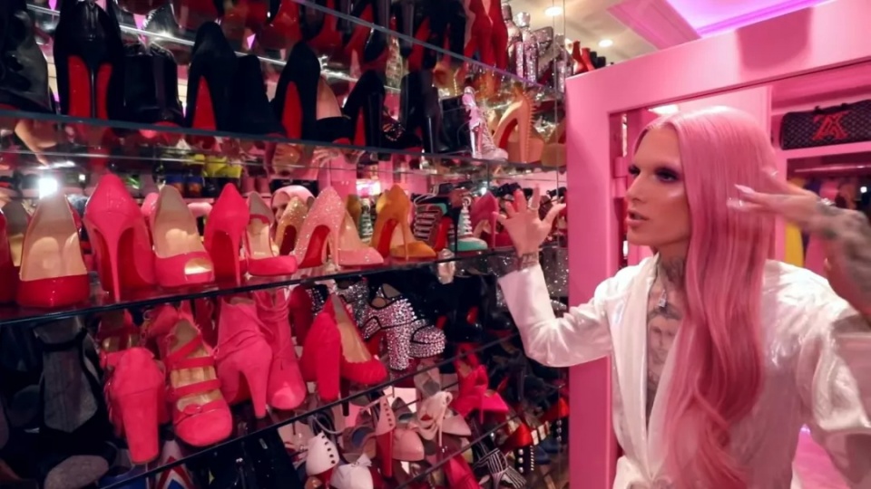 香奈儿磨刀、爱马仕砌墙,J姐的衣帽间戏可真多