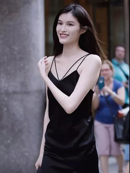 利马在维密上单独走的秀,利马超模高光时刻