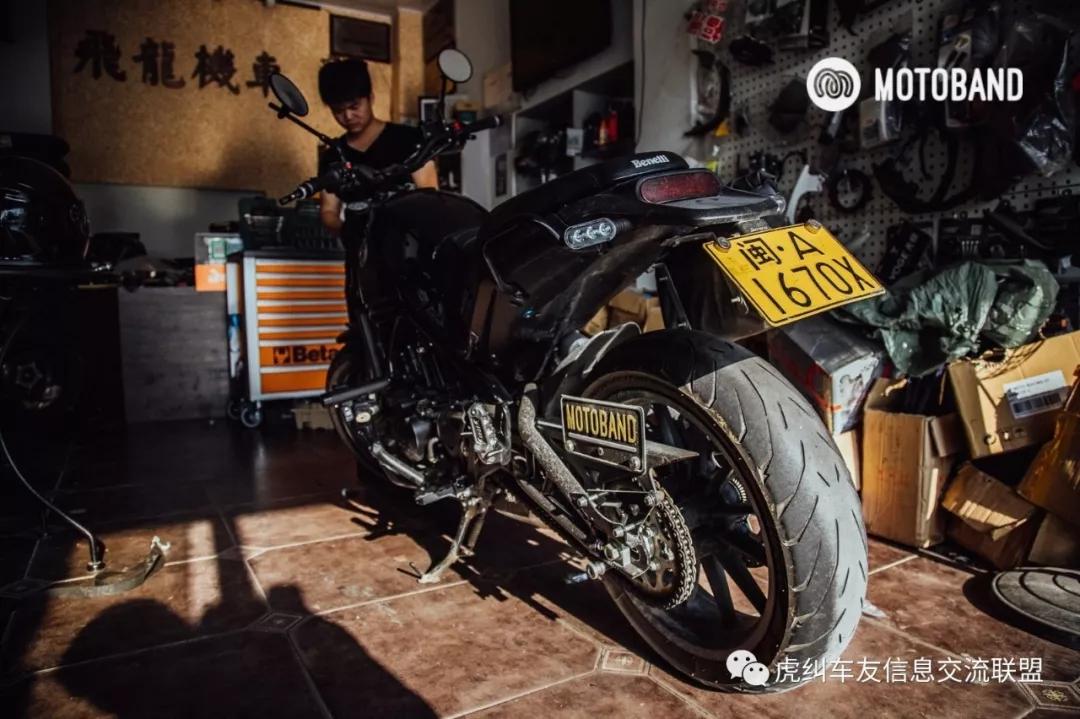 贝纳利幼狮500辐条轮爆胎,贝纳利幼狮500公路版改牌照架