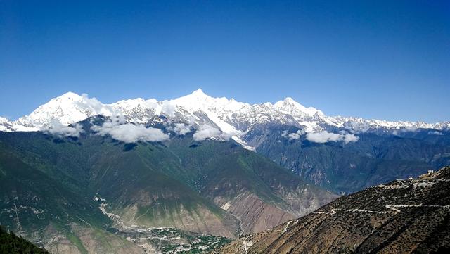 卡瓦格博神山奇观,卡瓦格博神秘宫殿