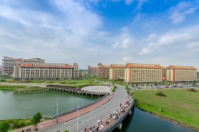 广西沿海最美大学,北部湾大学在广西最新排名