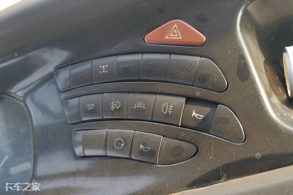 青岛解放jh6生活舱房车,史上最豪华的解放卡车