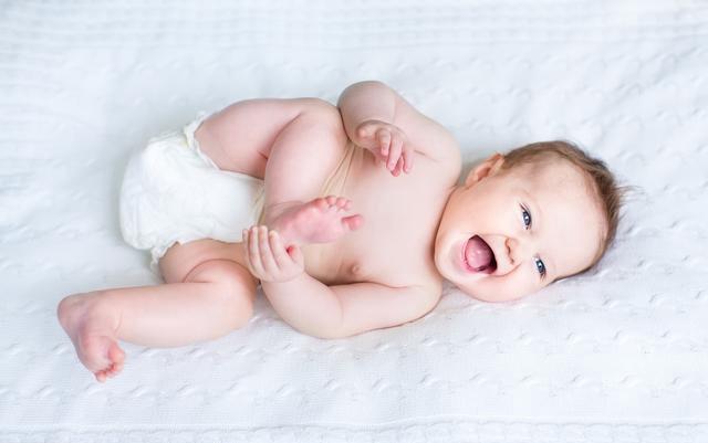 新生妈妈母乳喂养小知识,宝宝母乳喂养初次应该吃什么辅食