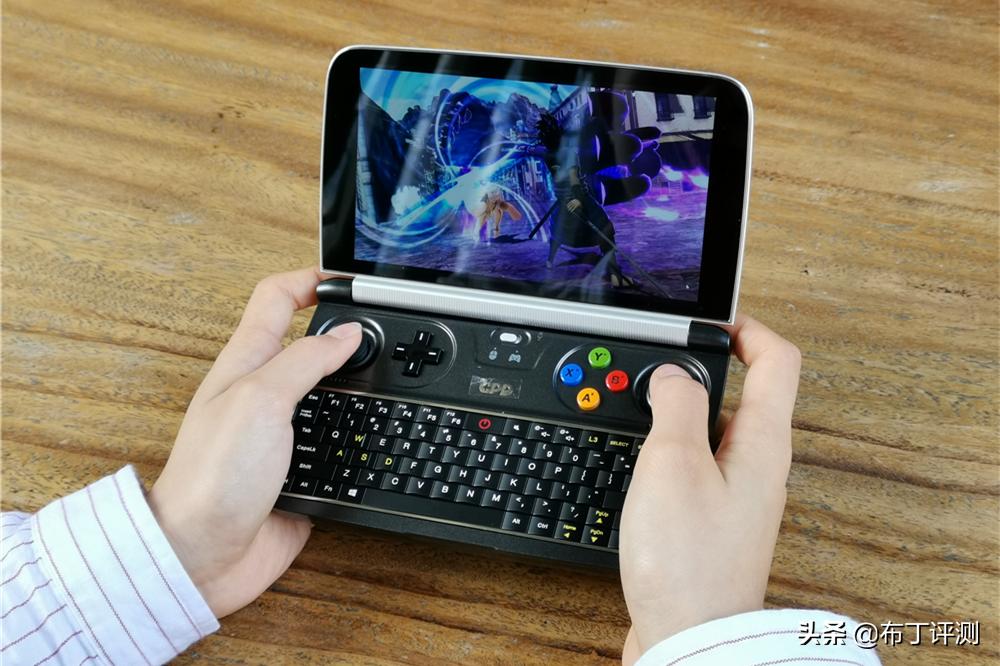 哪款掌机玩网游比较好,什么游戏掌机最好玩