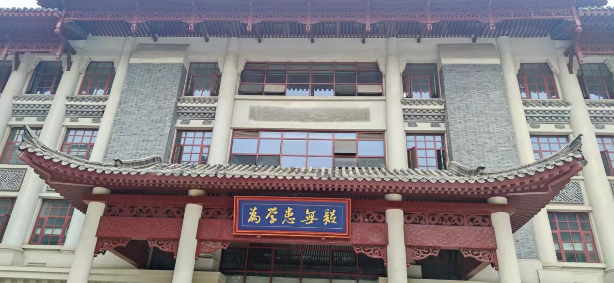 明清建筑风格的郑州河南大学，河南大学为什么选择仿古金属材料