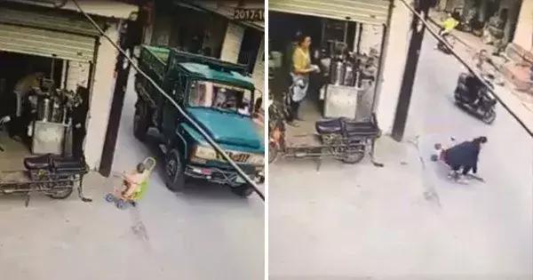 婴儿车垂直座椅对宝宝脊椎好吗,婴儿在婴儿车睡觉对脊椎有影响吗