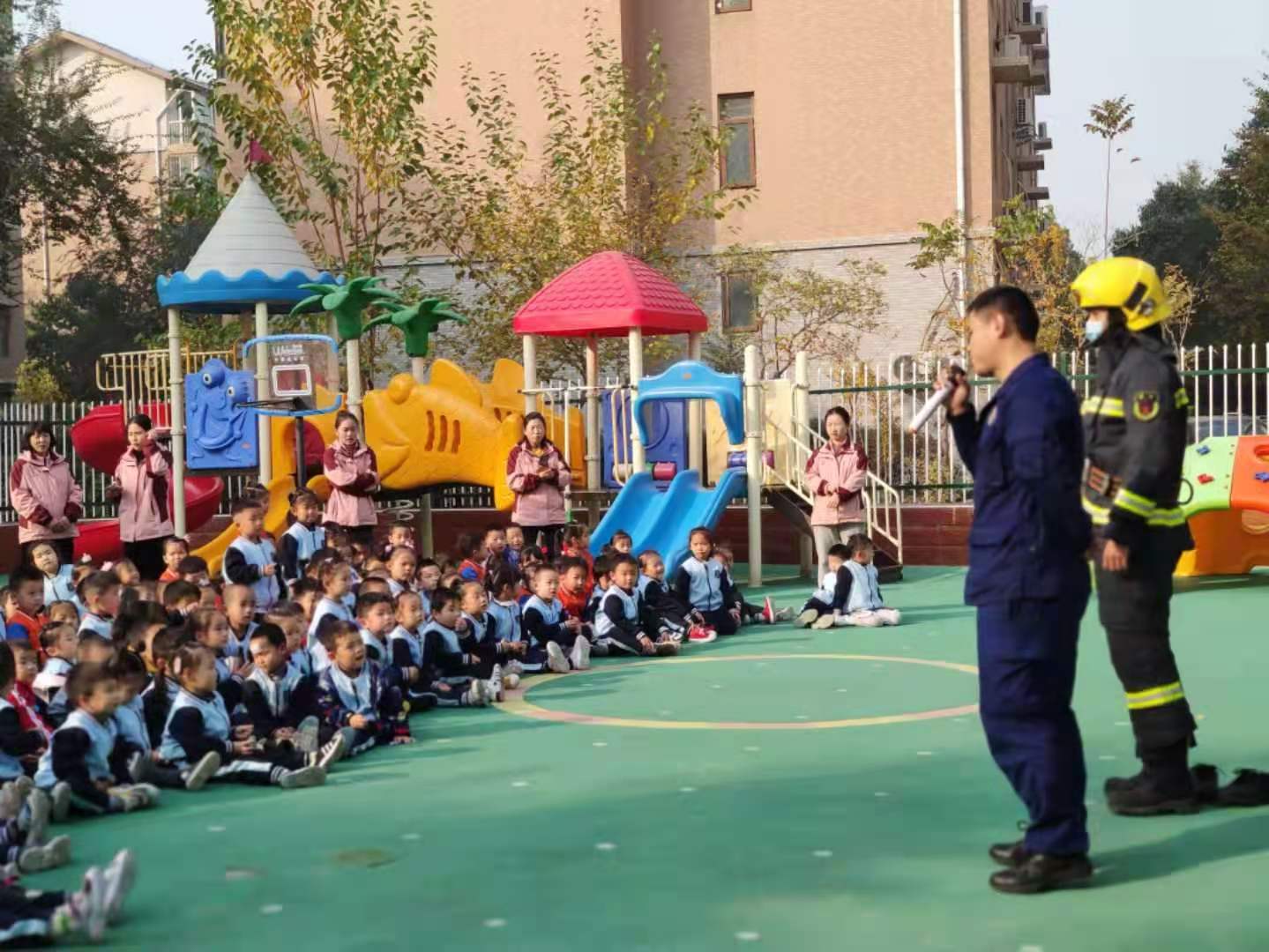 消防安全幼儿园活动,海贝幼儿园消防演习
