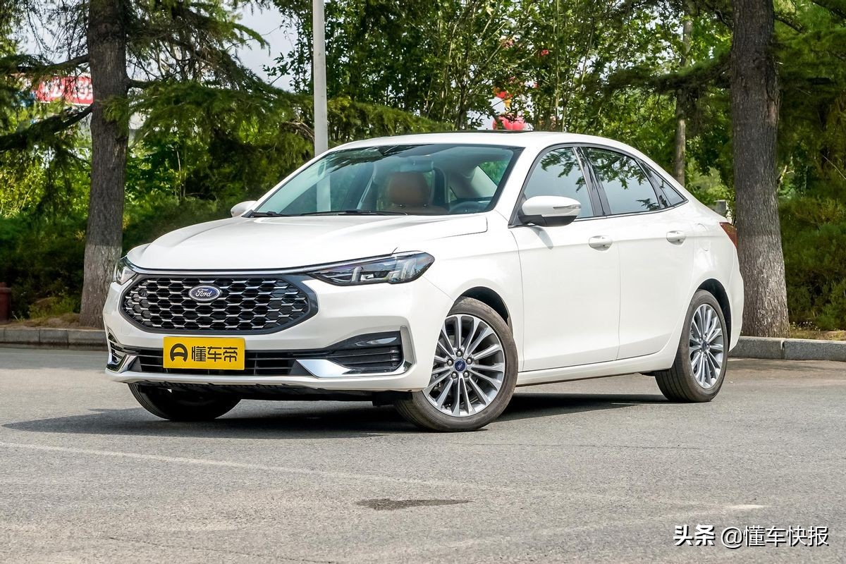 15款朗逸1.6二手车对比2017款福睿斯,福特福睿斯和大众朗逸谁的价格高