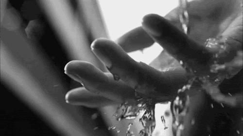 最奢侈的事莫过于用一生陪你,最奢侈的事情就是爱你