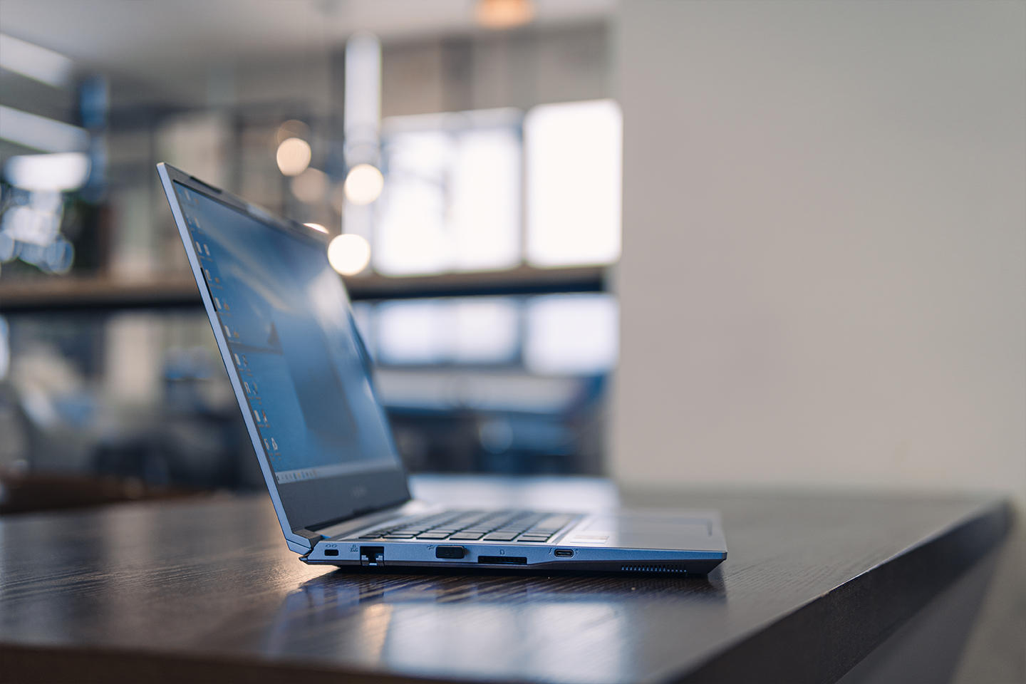 支持雷电4的笔记本最便宜,雷神s1