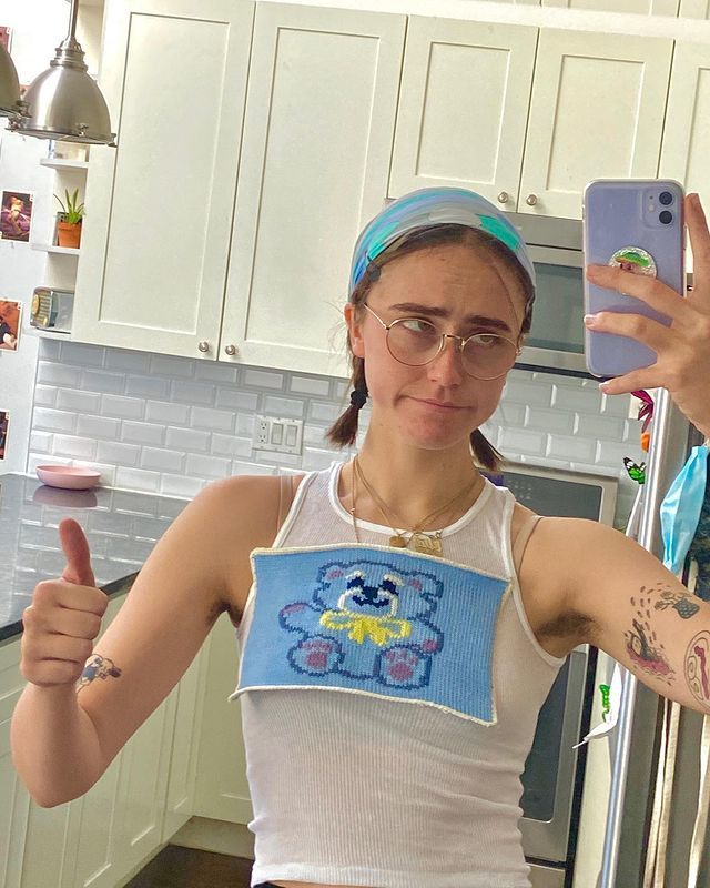 美21岁第二千金签约当模特，惊艳继母就职礼，豪放似麦当娜女儿