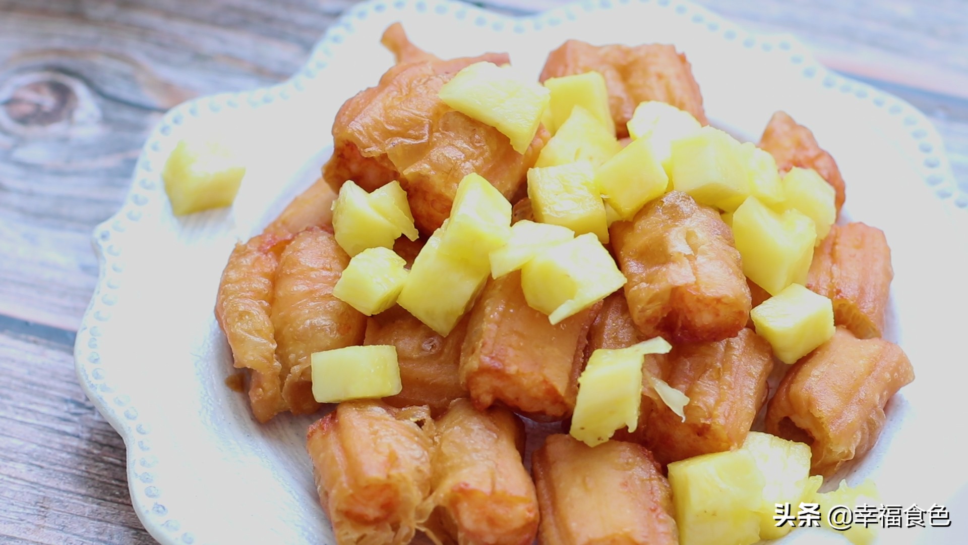 油条虾滑特别简单而且巨好吃,油条与虾的绝妙组合