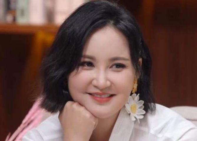 宝妈产后发胖遭爱人嫌弃，用健轻6个月狂瘦60斤，身材惹人羡慕