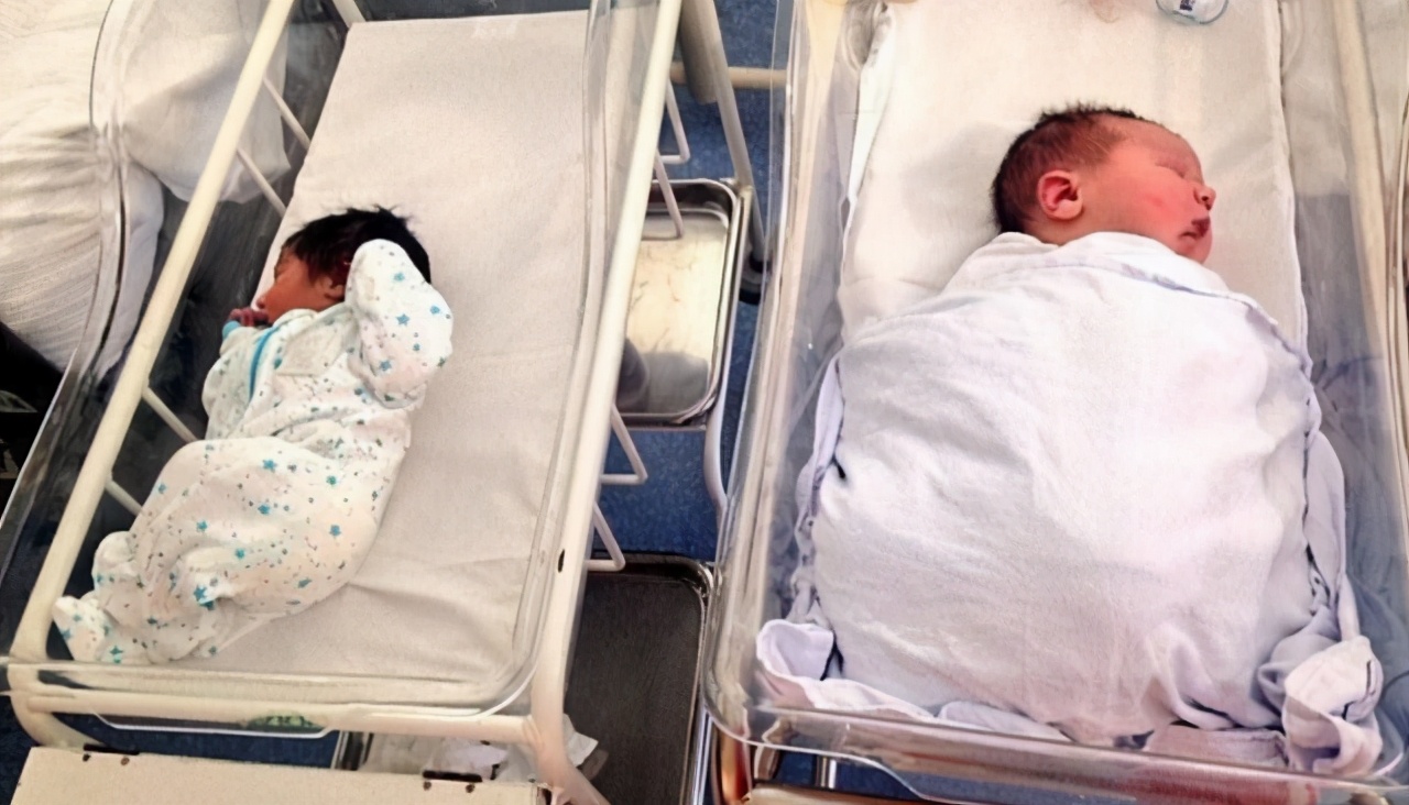 新生婴儿一个月重多少斤是正常,婴儿体重一个月长多少斤算正常