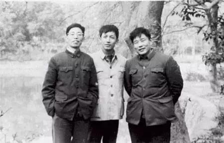 易中天离开武汉大学原因,易中天为什么离开武汉大学