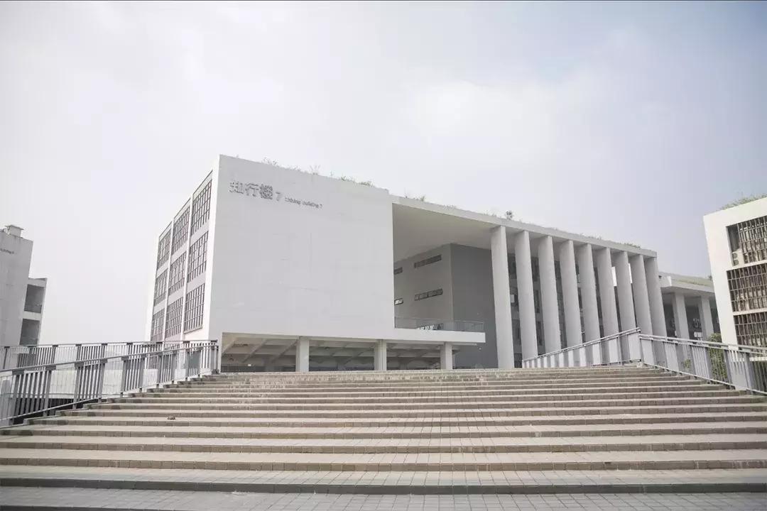 深圳这所大学宛如空中之城！
