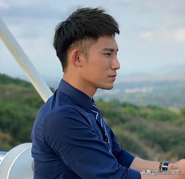 男士发型2020流行发型短发锡纸烫,男士m型短发发型2020流行发型