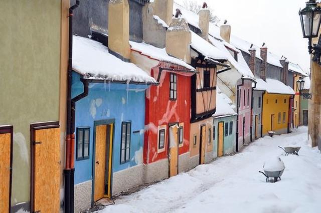 石榴石属于什么档次的宝石类型,石榴石最顶级的叫什么