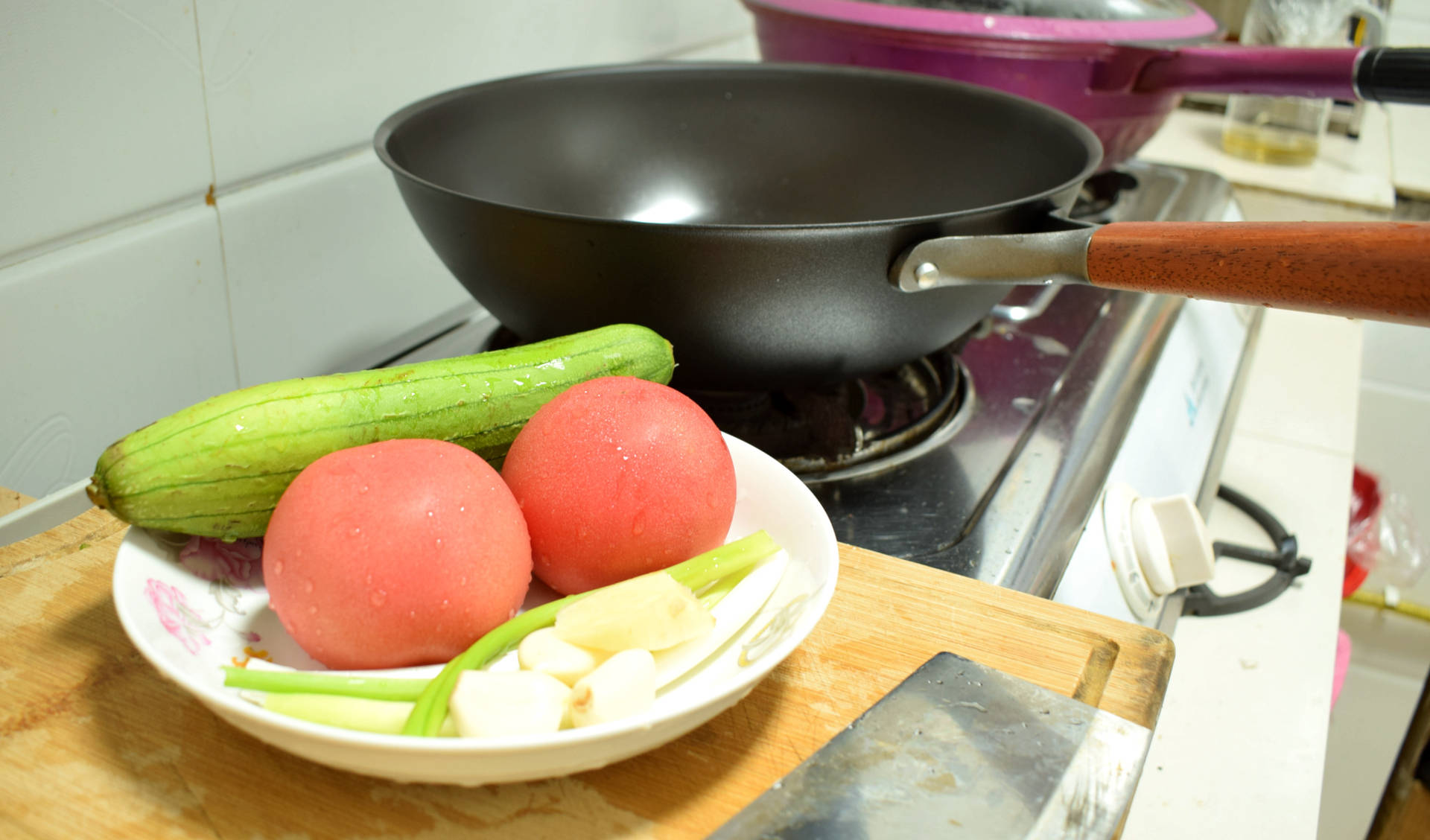 不沾油烟的炒菜锅,最好的炒菜铁锅推荐