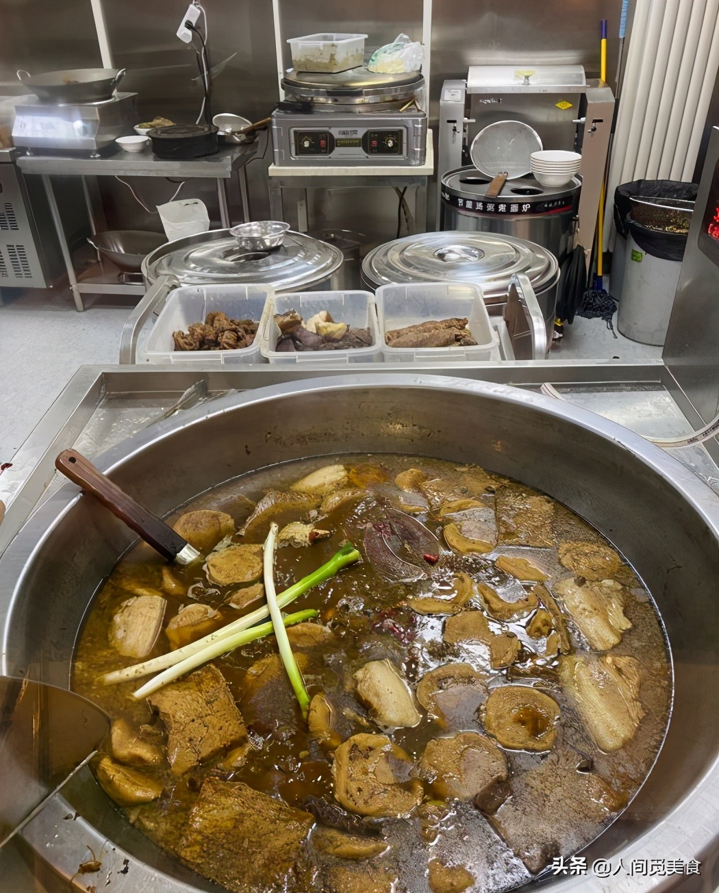 老北京卖卤煮,老北京卤煮卖多少钱一碗