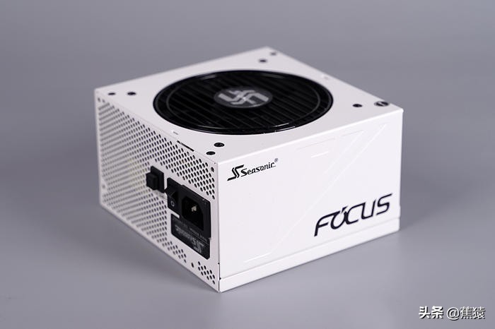 安钛克CUBEDRAK装机展示，11700+ROGB560-G+3080TI