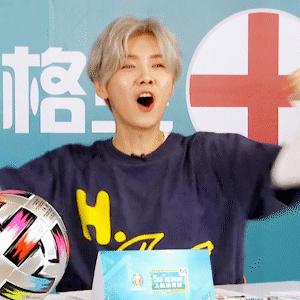 鹿晗关晓彤怎么认识的,热巴鹿晗什么时候认识