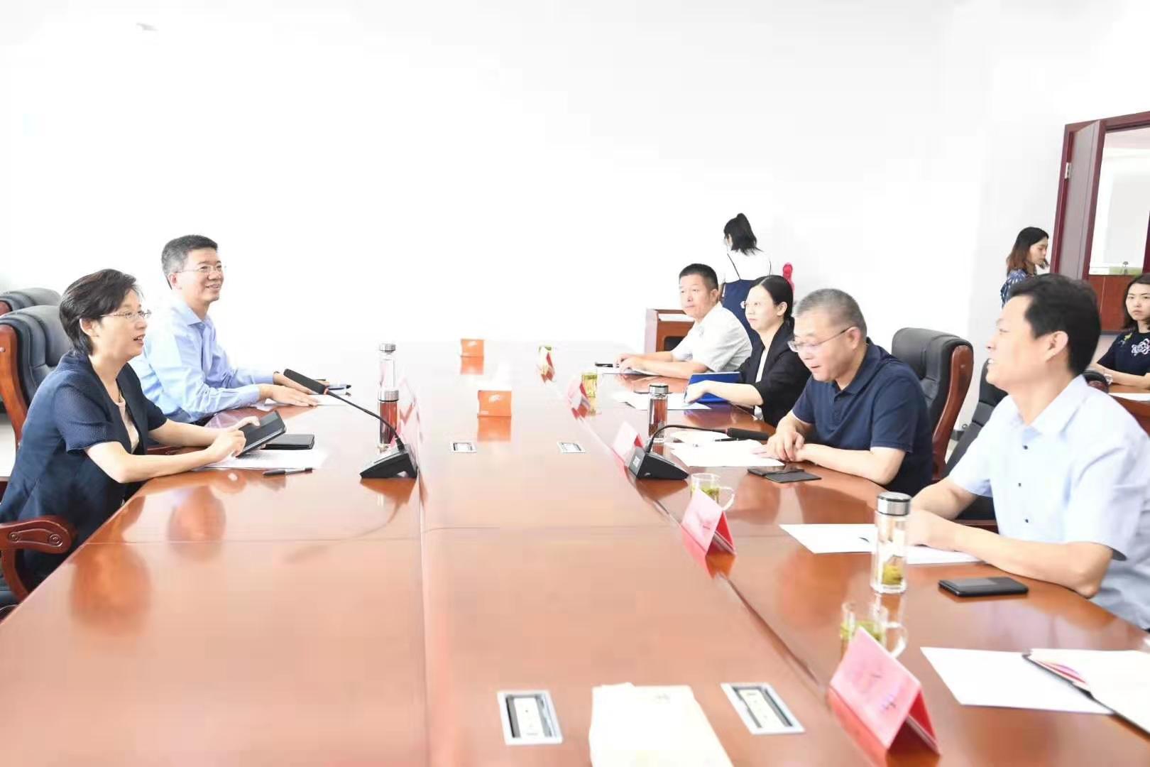 殷敏镇江人,扬中市新闻殷敏