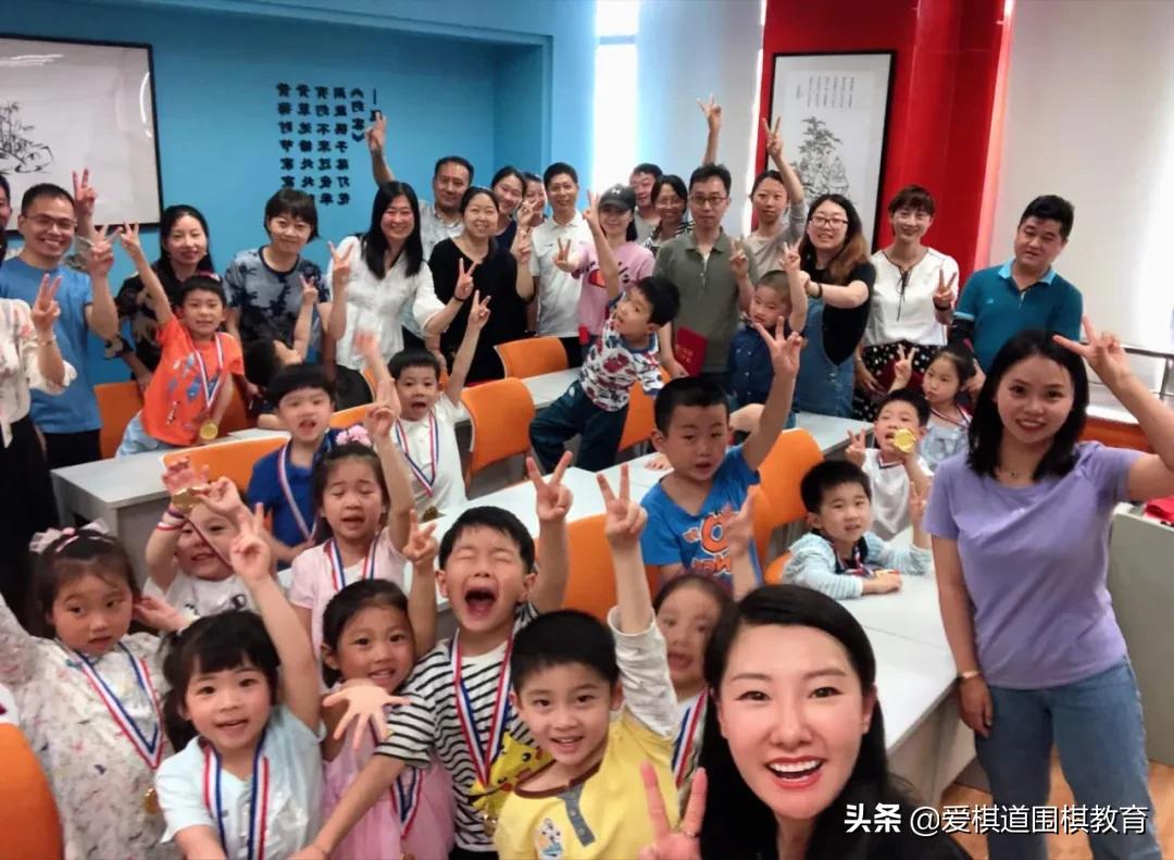 围棋启蒙教学最火老师,围棋启蒙优秀课程